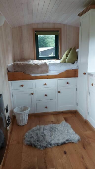 Luxury tent Penelope West Chiltington